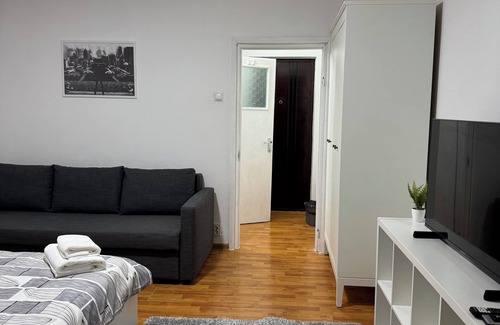 Sector 2 Condo | 2 minutes walk to national park. nPerfect apartment for a romantic get away.