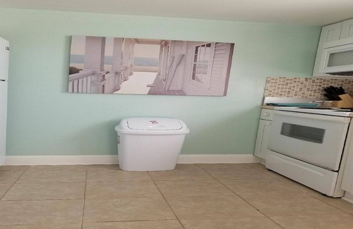 Fernandina Beach House | #2 Perfect sun-filled beach Triplex, only 25 steps to the beach! PET FRIENDLY