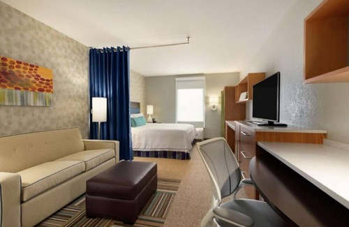 Florida City Hotel | 2 Pet-friendly Units Near CityCenter! FREE Parking and Breakfast! Pets Allowed!