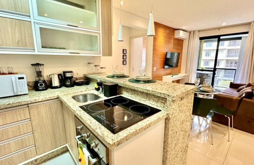 Bigorrilho Apartment | 2 Quartos no Condomínio Clube Sky com Garagem