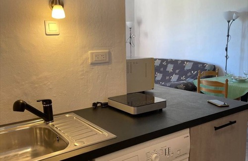 Saint-Pierre-la-Mer Apartment | 2-room apt with pool and parking, 850m from the beach