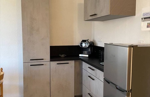 Saint-Pierre-la-Mer Apartment | 2-room apt with pool and parking, 850m from the beach