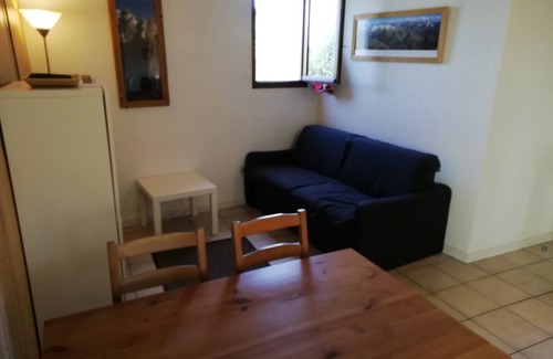 Mont-de-Lans Apartment | 2-room apartment for 4/5 people, at the foot of the slopes, baby/child equipment, personalized welcome.