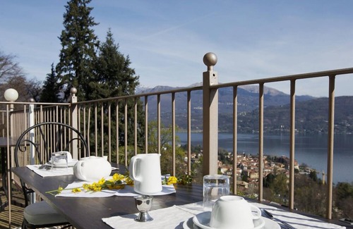 Carciano Apartment | 2-room apartment with small balcony in an Art Nouveau villa with communal pool