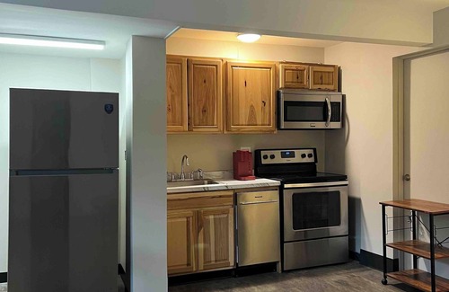 Lyndon Center Hotel | 2 room suite with kitchen in recently renovated motel