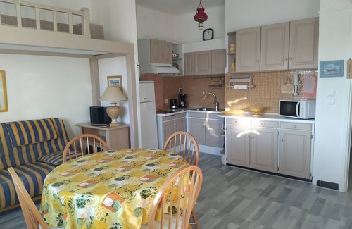 Sanary-sur-Mer Apartment | 2 rooms of 45 m2 on the port of sanary overlooking the sharp