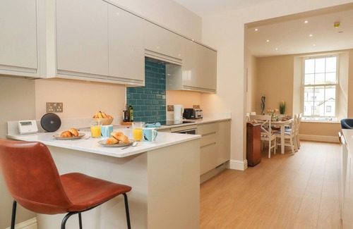 Teignmouth Cottage | 2 SEA OTTER HOUSE, pet friendly in Teignmouth
