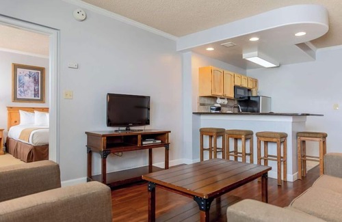 Steamboat Springs Apartment | 2 Serene Rooms Perfect for Family Getaway! Panoramic View | Indoor Pool