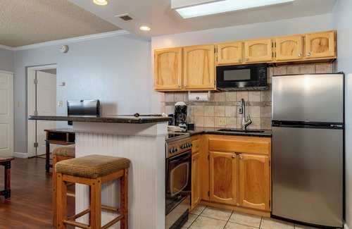 Steamboat Springs Apartment | 2 Serene Rooms Perfect for Family Getaway! Panoramic View | Indoor Pool