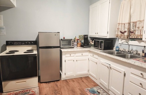 Del Mar Apartment | #2 *Simple Stay* UPSTAIRS APT Downtown Bayfront McGee Beach Sphon Shoreline HOSP