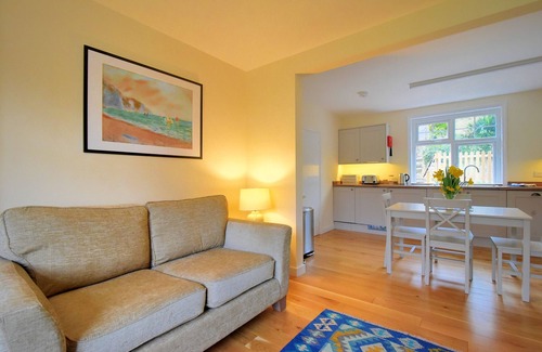 Axmouth House | 2 SOUTHCOMBE TERRACE, pet friendly, with a garden in Axmouth