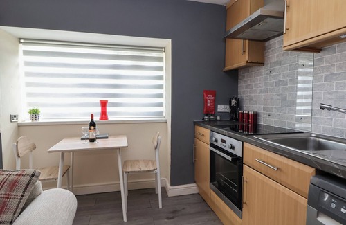 Gwersyllt House | 2 STONELEIGH COTTAGE, pet friendly, with a garden in Gwersyllt