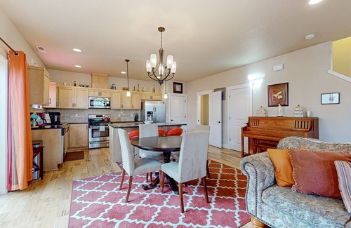 Beaverton House | 2-story home in great location with fireplace, grill, fast WiFi, & streaming