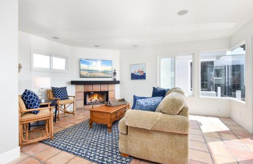 Santa Ana Heights House | 2 Story Oceanfront Patio and Ocean Views on 59th St