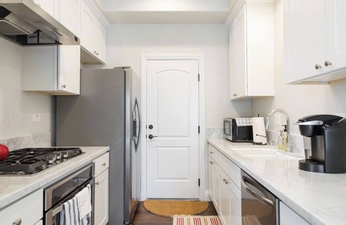 Mid Central House | 2-story spacious townhouse close to food/stores