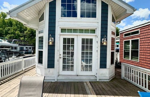 Sloans Valley Boat Rental | 2 Story Stationary- Lee’s Ford Marina