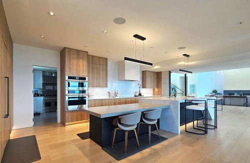 Southwest Mission House | 2 Suites Serenity Collection at Lakeview Retreat - The View