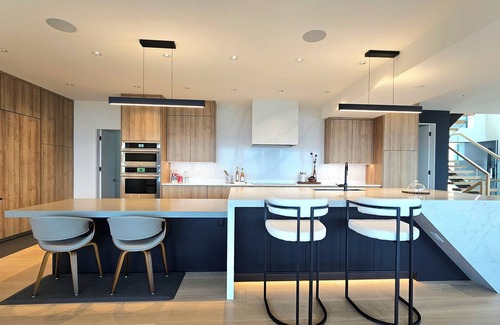 Southwest Mission House | 2 Suites Serenity Collection at Lakeview Retreat - The View