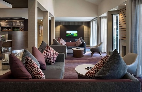 El Segundo Hotel | 2 Tranquil Rooms Perfect for Exploring LA’s Top Attractions & Venues