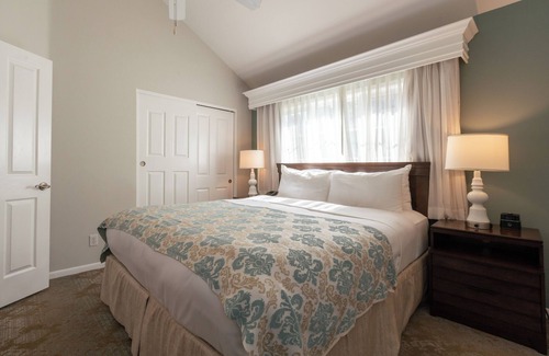 Del Mar Hotel | 2 Units | Full Kitchen | Balcony | Free Parking | Steps from Del Mar Beach