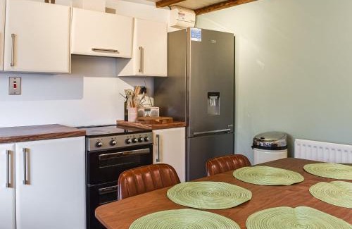 Rhyd-y-clafdy House | 2 White Horses Cottages