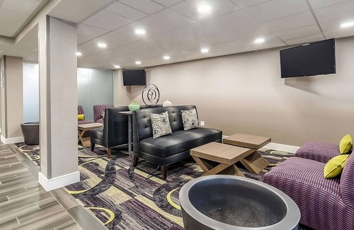 Myrtle Beach Hotel | 2 x 2 Double Beds Deluxe Rm at La Quinta Inn by Wyndham Myrtle Beach-N Kings Hwy