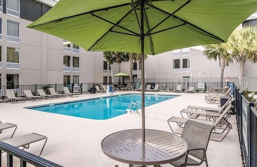 Myrtle Beach Hotel | 2 x 2 Double Beds Deluxe Rm at La Quinta Inn by Wyndham Myrtle Beach-N Kings Hwy