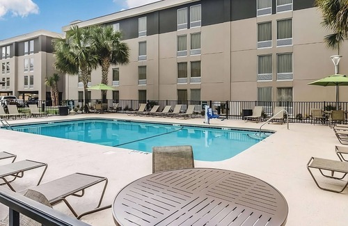 Myrtle Beach Hotel | 2 x 2 Double Beds Deluxe Rm at La Quinta Inn by Wyndham Myrtle Beach-N Kings Hwy