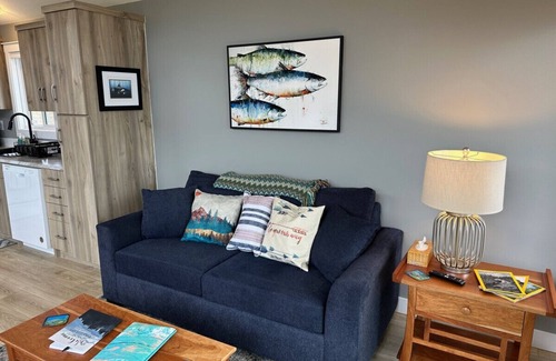 Regional District of Mount Waddington Apartment | 20 - Chinook Cottage