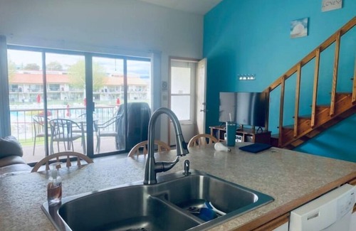 Quincy Condo | #20 Condo near large pool & shuttle to Gorge Amp-book separately