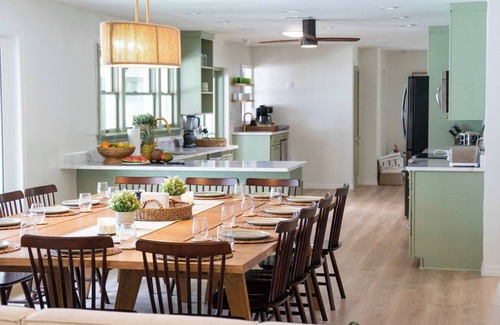 Anona House | 20 Guests | Pool Luxe Gym Sauna Pickleball
