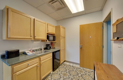 New Kensington Apartment | 20 Mi to Dtwn Pittsburgh: Pet-Friendly Apartment