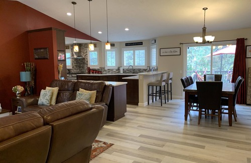 Mead House | 20% Off Winter Stays! Close to Skiing, Boarding & Sledding