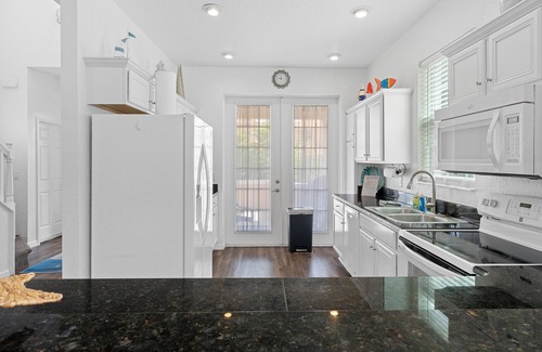 Homosassa Villa | 20 yrds to water! BBQ, Scalloping And Manatee Watching, Families welcome!