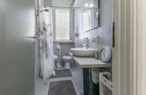 Lido Adriano Apartment | (200 MT dal Mare) Casetta Romantica con parcheggio