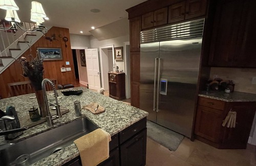 Buckingham Lake - Crestwood Other | 200 yr old Historic Farmhouse in Walkable City Neighborhood - 35 min to Saratoga