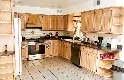 South River Apartment | 2000 sqft near NYC