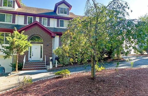 South River Apartment | 2000 sqft near NYC