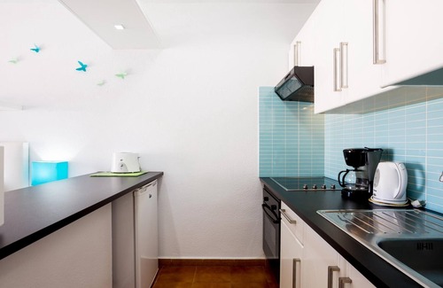 San Eugenio Apartment | 2007 Garden Chic, HEATED POOL!