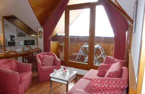 Les Contamines-Montjoie Apartment | 200m from ski lifts, 3rd floor, balcony, parking, tv, ski locker, 53m², Les Contamines-Montjoie