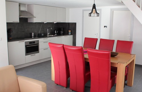 Stavenisse House | 200m from the sea, 6 person house with sauna, swimming pool, tennis and playground