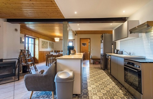 Albiez-le-Jeune Ski Chalet | 200m² chalet for 14 people with a panoramic view of the valley