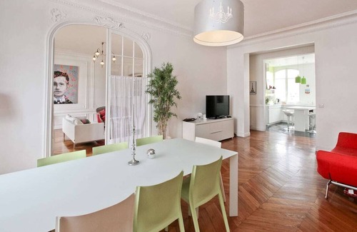 Pigalle Apartment | 200m2 luxury apartment in a secure private alley. Center of Paris