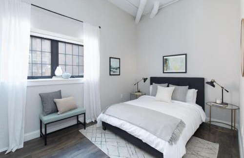 Downtown Boston Apartment | 200mbps speeds Laundry Long Stays