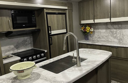 Riverton House | 2021 Grand Design 34' Trailer