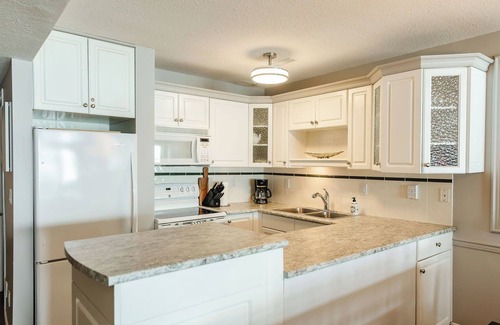 Central Okanagan Apartment | 204 - Modern Chic Home with Scenic View