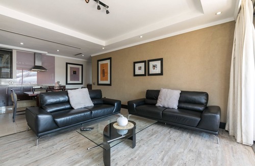 Sandown Apartment | 207 Raphael Penthouse
