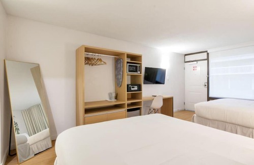 Kissimmee Hotel | 208 Entire Studio Kissimmee minutes to Disney