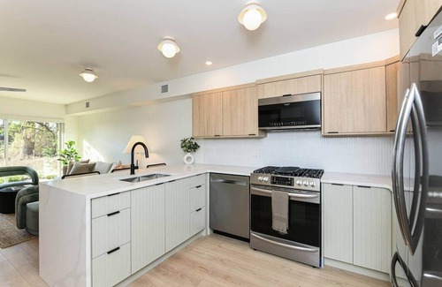 Hornby Island Apartment | #213 Chinook Hornby Island Resort