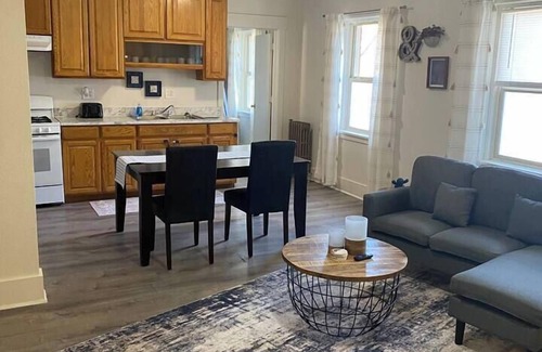 Downtown Klamath Falls Apartment | 216 - The Governor’s Suite at The George